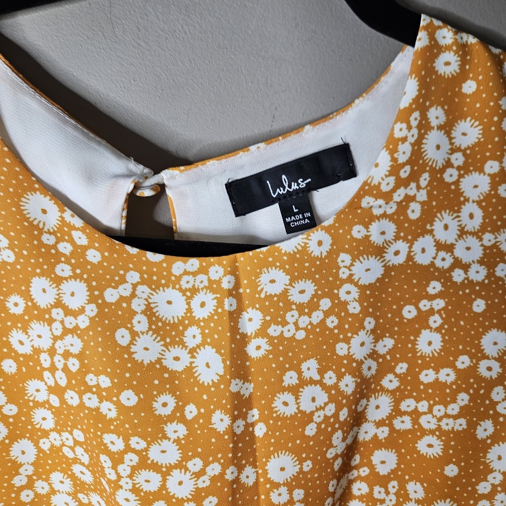 Lulus Floral Short Dress Yellow White A-Line Short Sleeve Round Neck Keyhole L